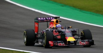 Ricciardo zwolnił na prostych z nową wersją silnika Renault