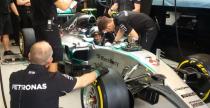 GP Singapuru - 1. trening: Rosberg najszybszy, Rossi na barierach