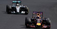 Ricciardo nie wyrzuca sobie kolizji z Mercedesami