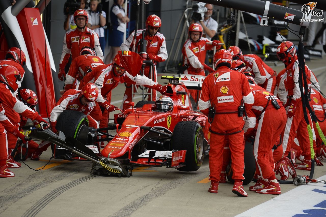 Szef Ferrari: Zbyt wczesny pit-stop win Raikkonena
