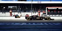 Lotus poyczy koce grzewcze na opony od innych zespow