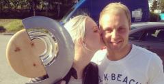 Bottas zarczony z pywaczk Emili Pikkaraisen