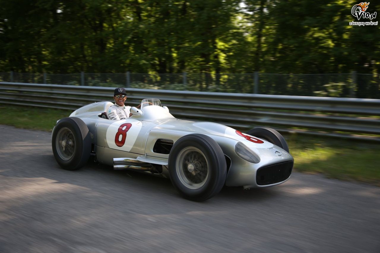 Hamilton chce si ciga na owalu w F1 po sprbowaniu starej Monzy