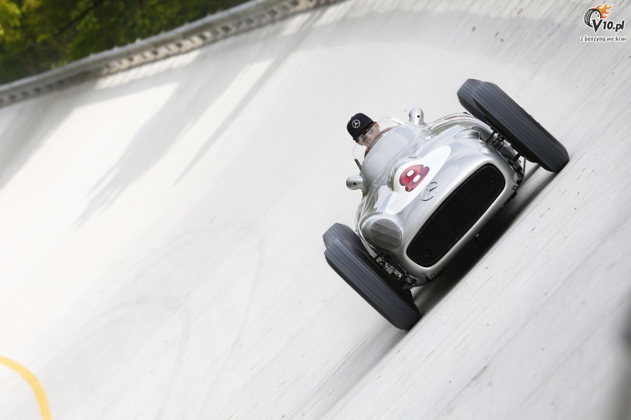 Hamilton chce si ciga na owalu w F1 po sprbowaniu starej Monzy