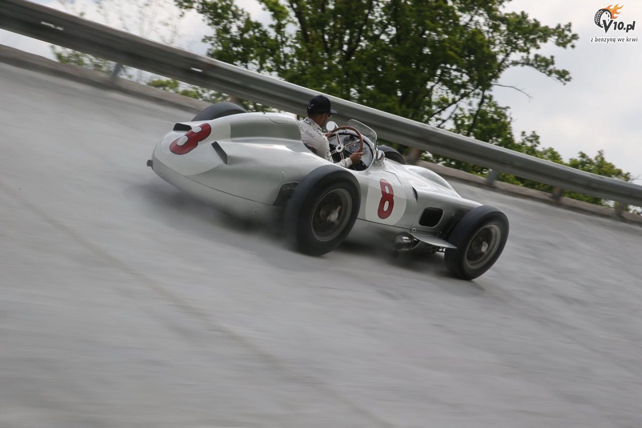 Hamilton chce si ciga na owalu w F1 po sprbowaniu starej Monzy