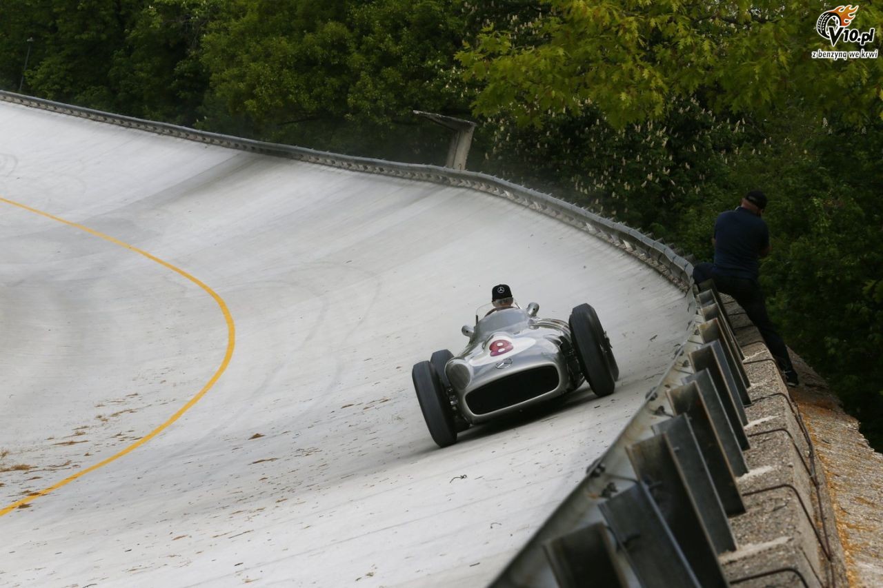 Hamilton chce si ciga na owalu w F1 po sprbowaniu starej Monzy