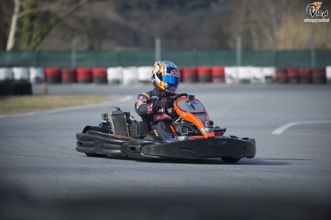 Kierowcy Red Bulla vs zawodnicy Toro Rosso - pojedynek na gokartach