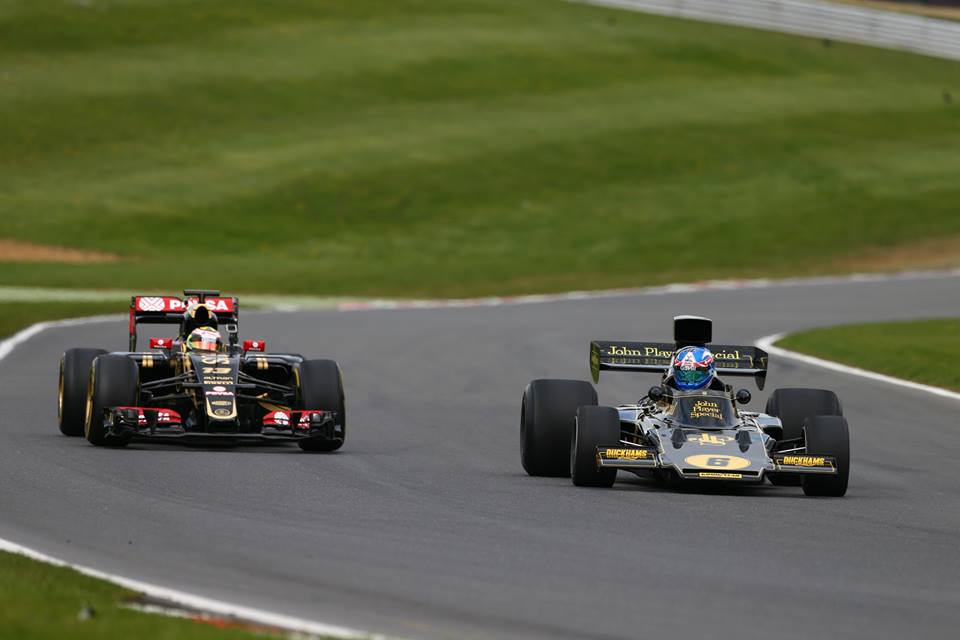Bolidy Lotusa na torze Brands Hatch - zdjcia