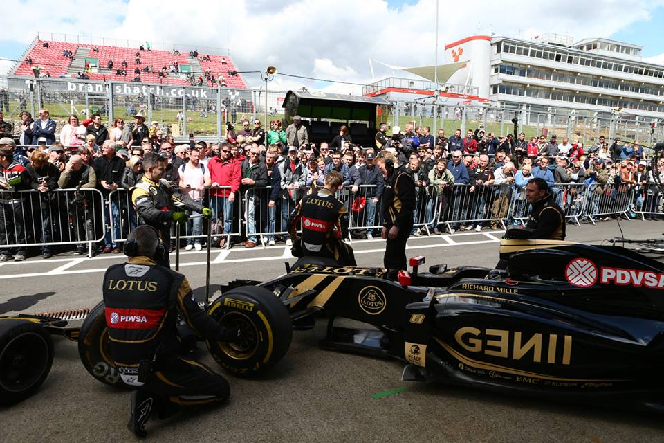 Bolidy Lotusa na torze Brands Hatch - zdjcia