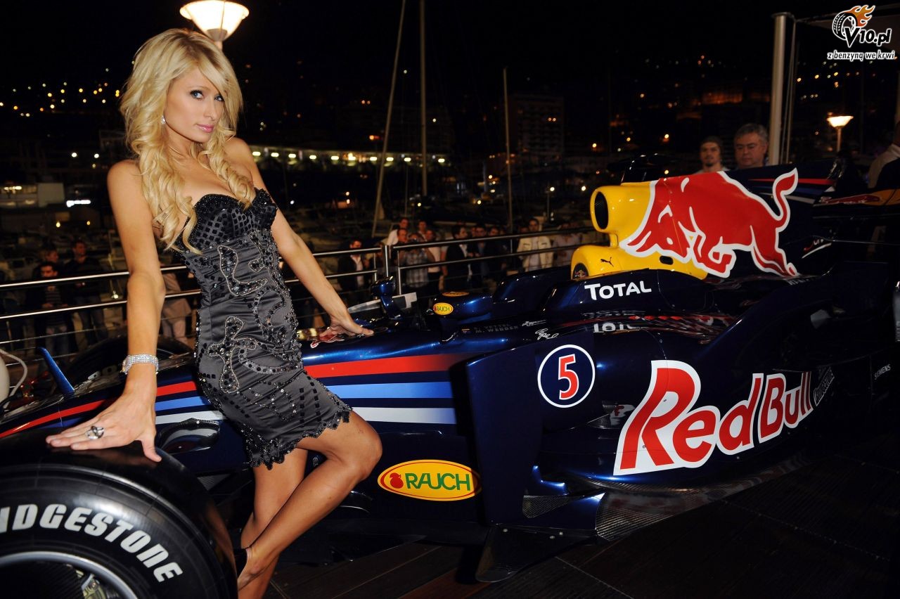 Ecclestone wymaga celebrytw i eleganckich pa na wycigach F1