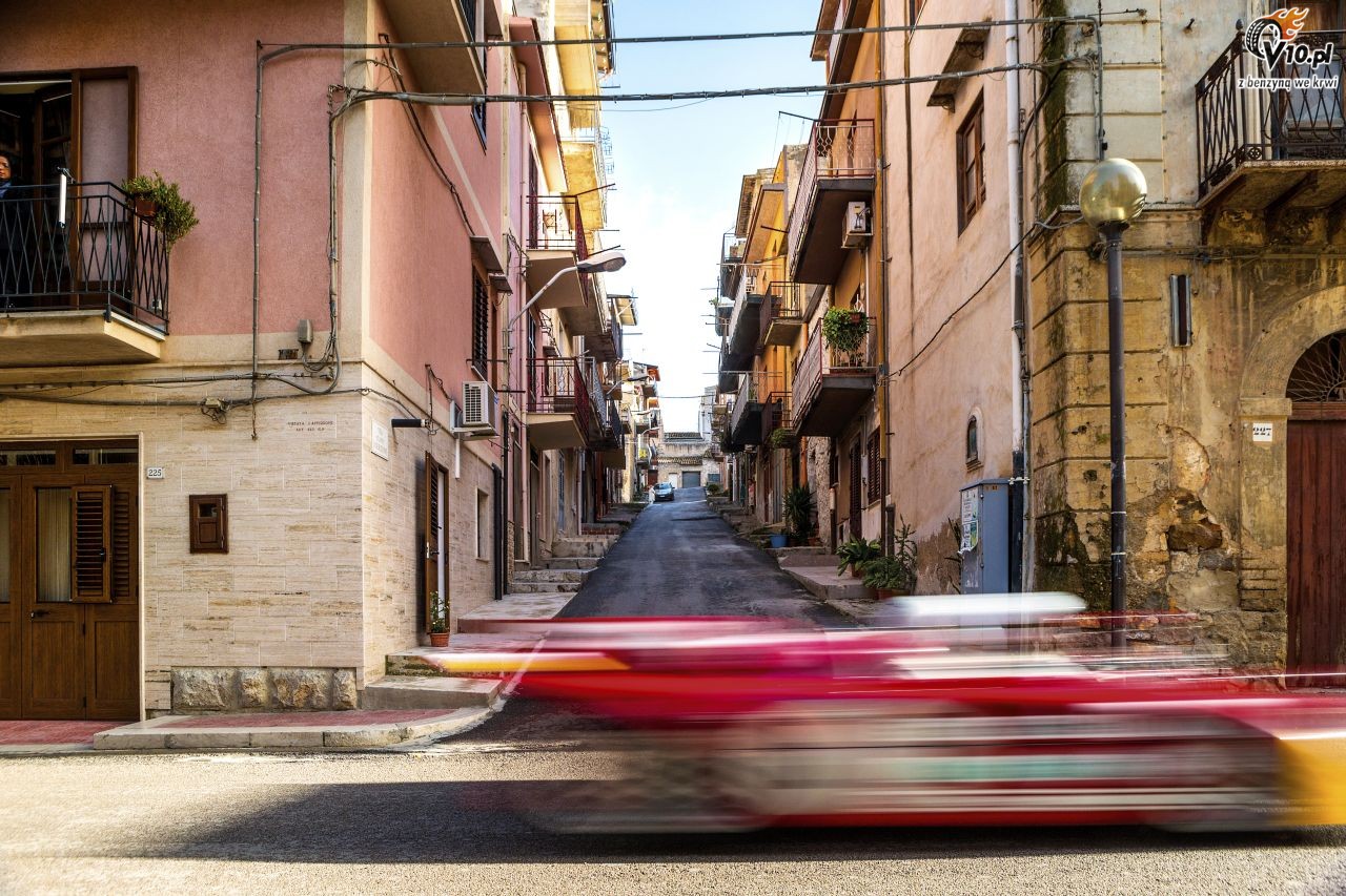 Ricciardo i przejadka kultowym Alfa Romeo na drogach Targa Florio
