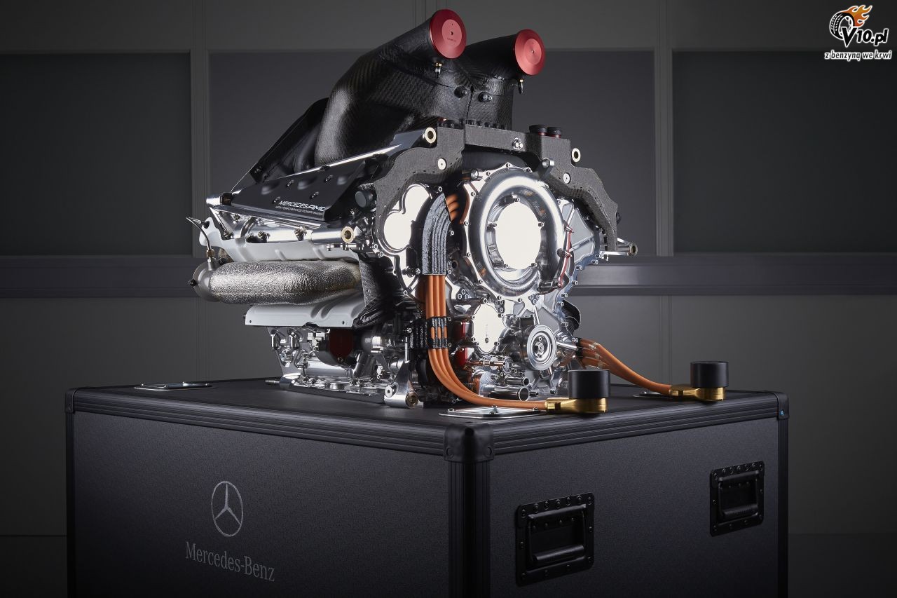 Usprawniony silnik Mercedesa