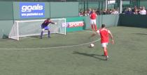 Lewis Hamilton vs Thierry Henry w meczu pikarskim