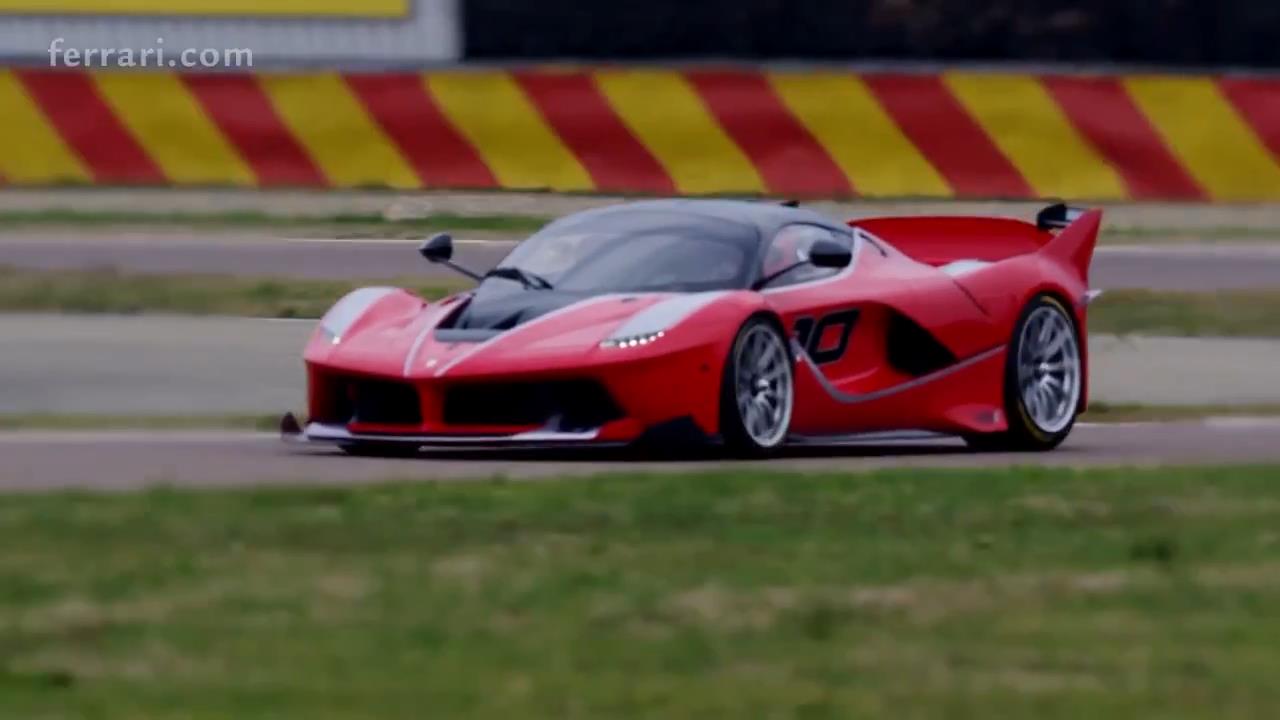 Vettel dosiad Ferrari FXX K