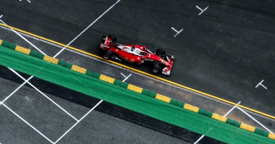 GP Australii - kwalifikacje: Hamilton na pole position, Mercedes dużo szybszy od Ferrari