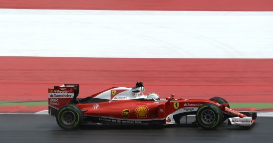 Vettel tłumaczy wizytę w żwirze problemem z hamulcami