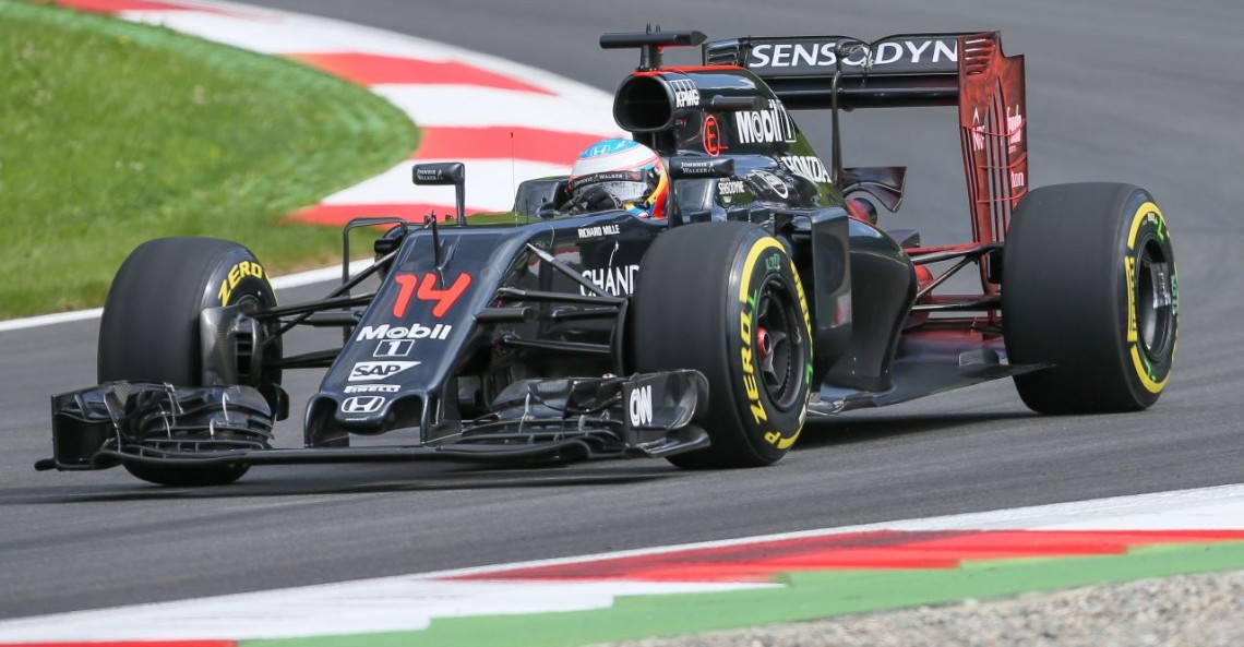 McLaren zadziwił tylnym skrzydłem bolidu