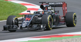 McLaren zadziwił tylnym skrzydłem bolidu
