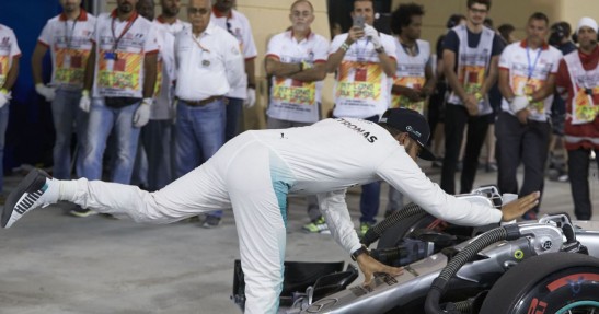 Hamilton zachował pole position mimo przewinienia