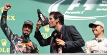 Webber o szampanie z buta Ricciardo: Nie smakowa za dobrze