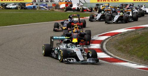 Mercedes namawia F1 na rezygnację z rewolucji technicznej na sezon 2017