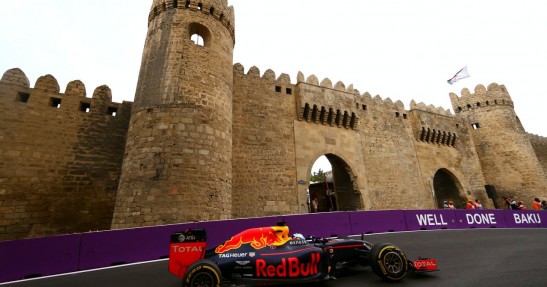 Kwalifikacje F1 w Baku - Rosberg na pole position, wypadek Hamiltona
