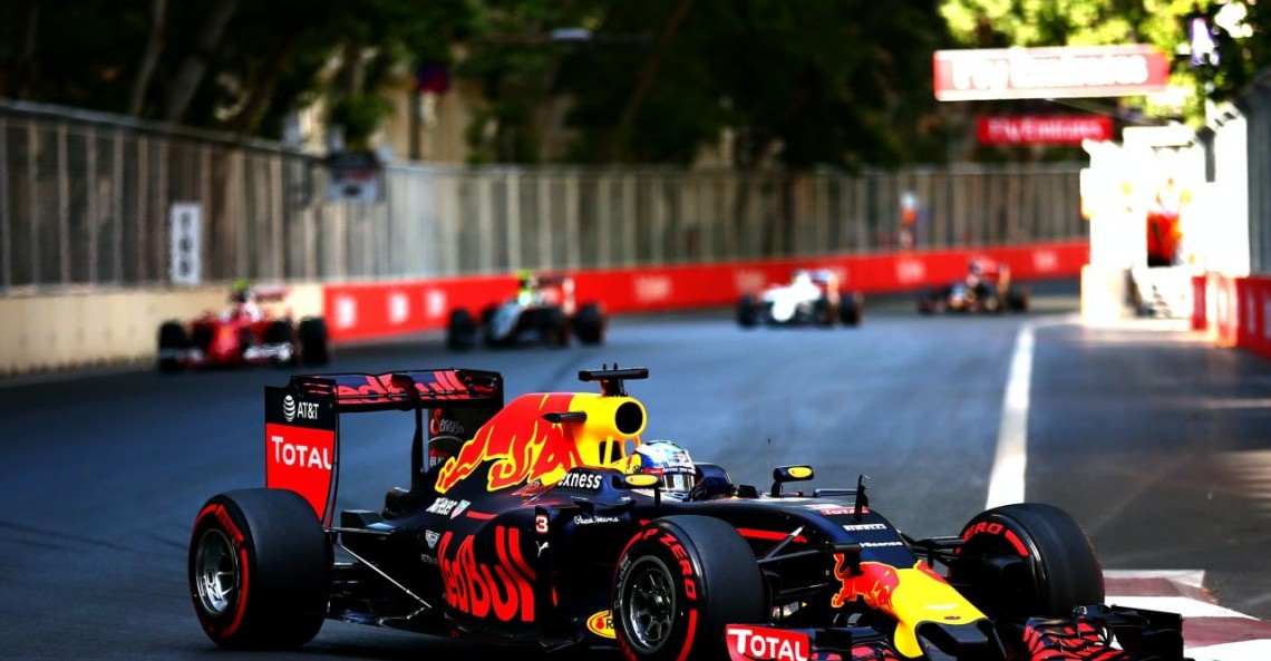 Red Bull pogrążony zużyciem opon
