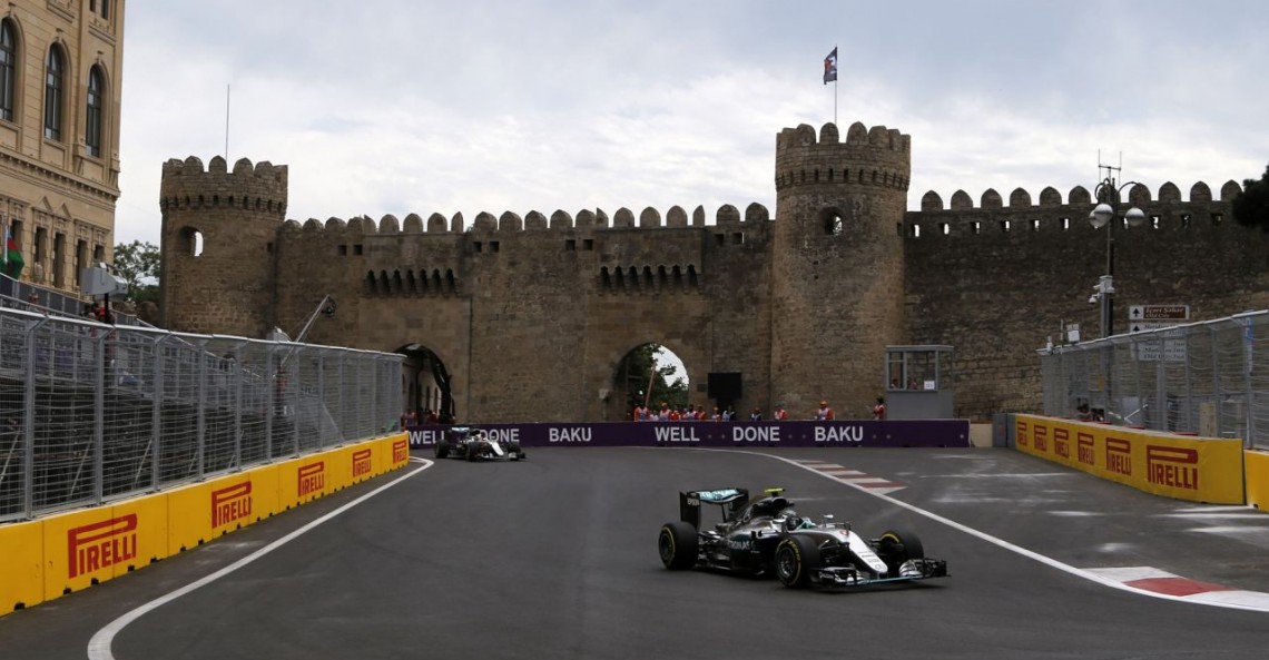 Rosberg pewny nabrania tempa w Baku