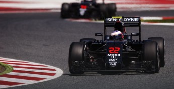 Alonso miał nakaz pozostawania za Buttonem