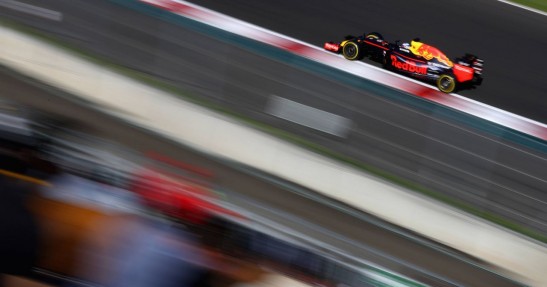 Ricciardo mógł zagrozić Hamiltonowi przy idealnym okrążeniu?