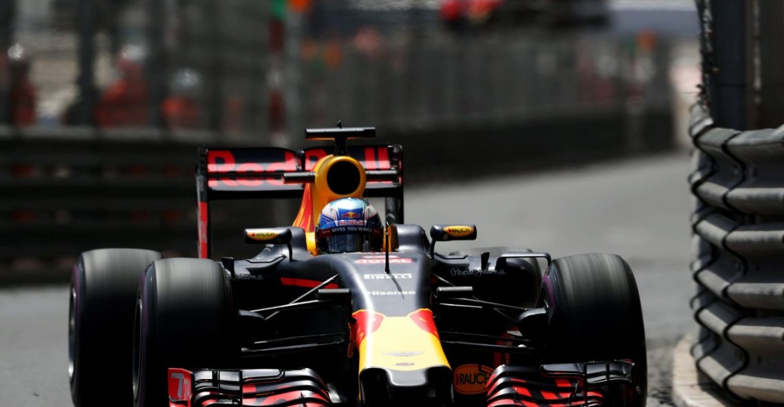 Hamilton i Rosberg obawiają się Red Bulla