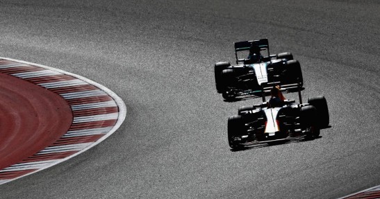Hamilton tłumaczy spadek tempa
