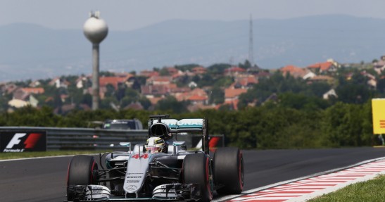 Mercedes broni Hamiltona przed zarzutami o umyślne spowalnianie Rosberga