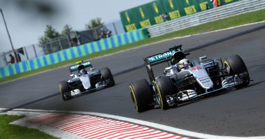 Hamilton jeszcze nie widzi się przed Rosbergiem