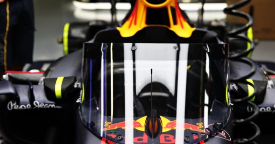 Hamilton porównuje osłonę Red Bulla na bolid F1 do tarczy policyjnej