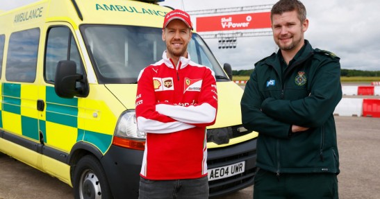 Vettel wygrał karetką pogotowia z Ferrari 488 GTB