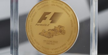 Złote monety F1 w sprzedaży