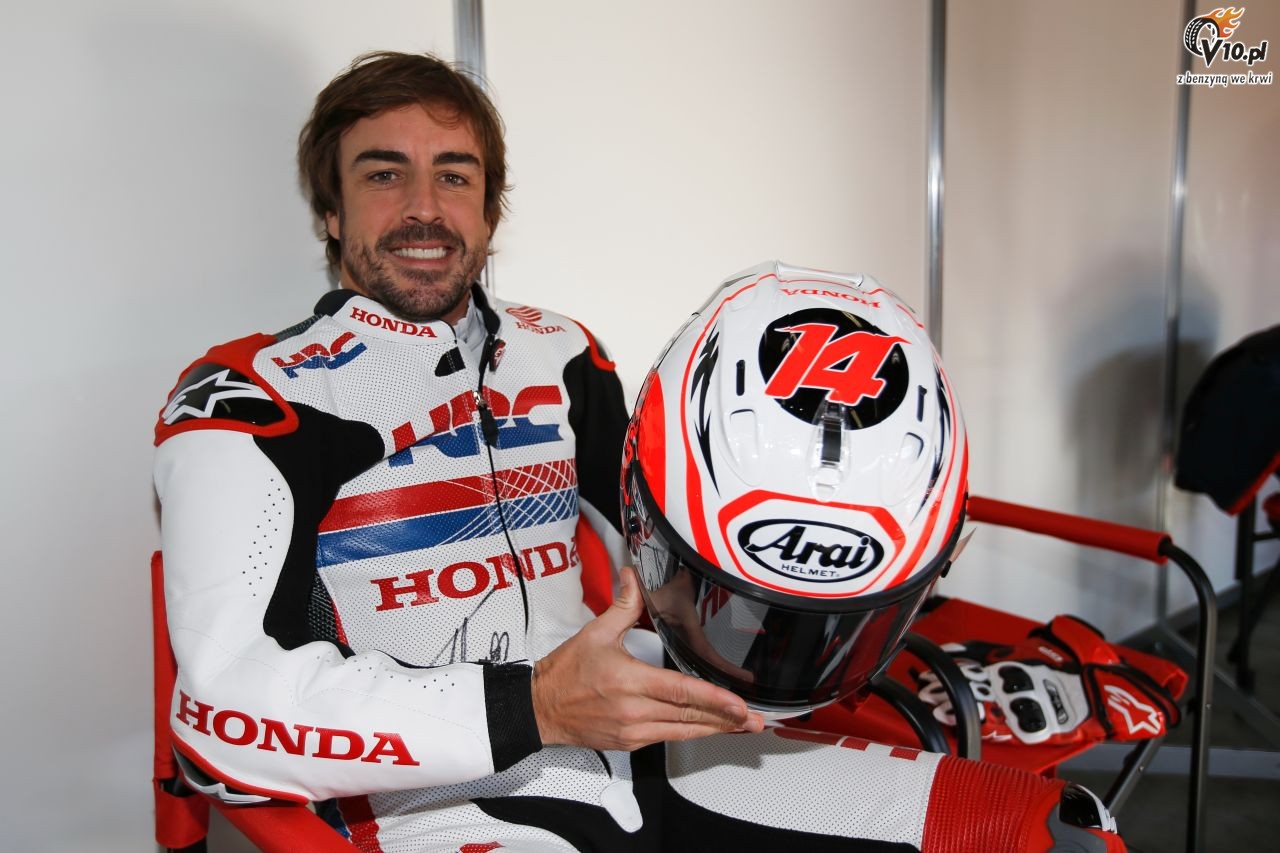Alonso na dwch koach obok mistrza wiata MotoGP