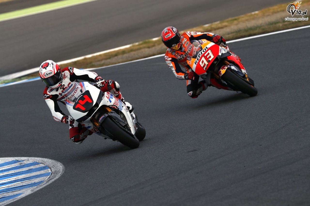 Alonso na dwch koach obok mistrza wiata MotoGP