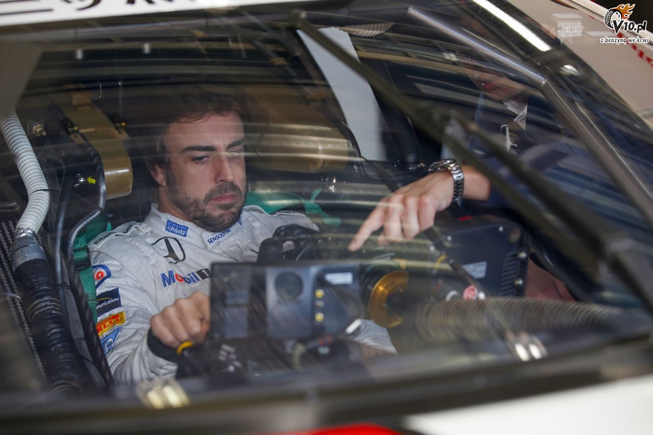 Alonso na dwch koach obok mistrza wiata MotoGP