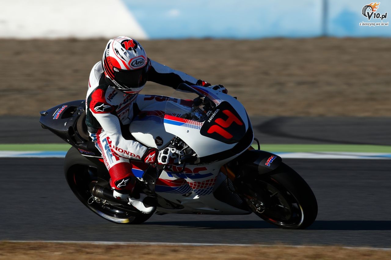 Alonso na dwch koach obok mistrza wiata MotoGP
