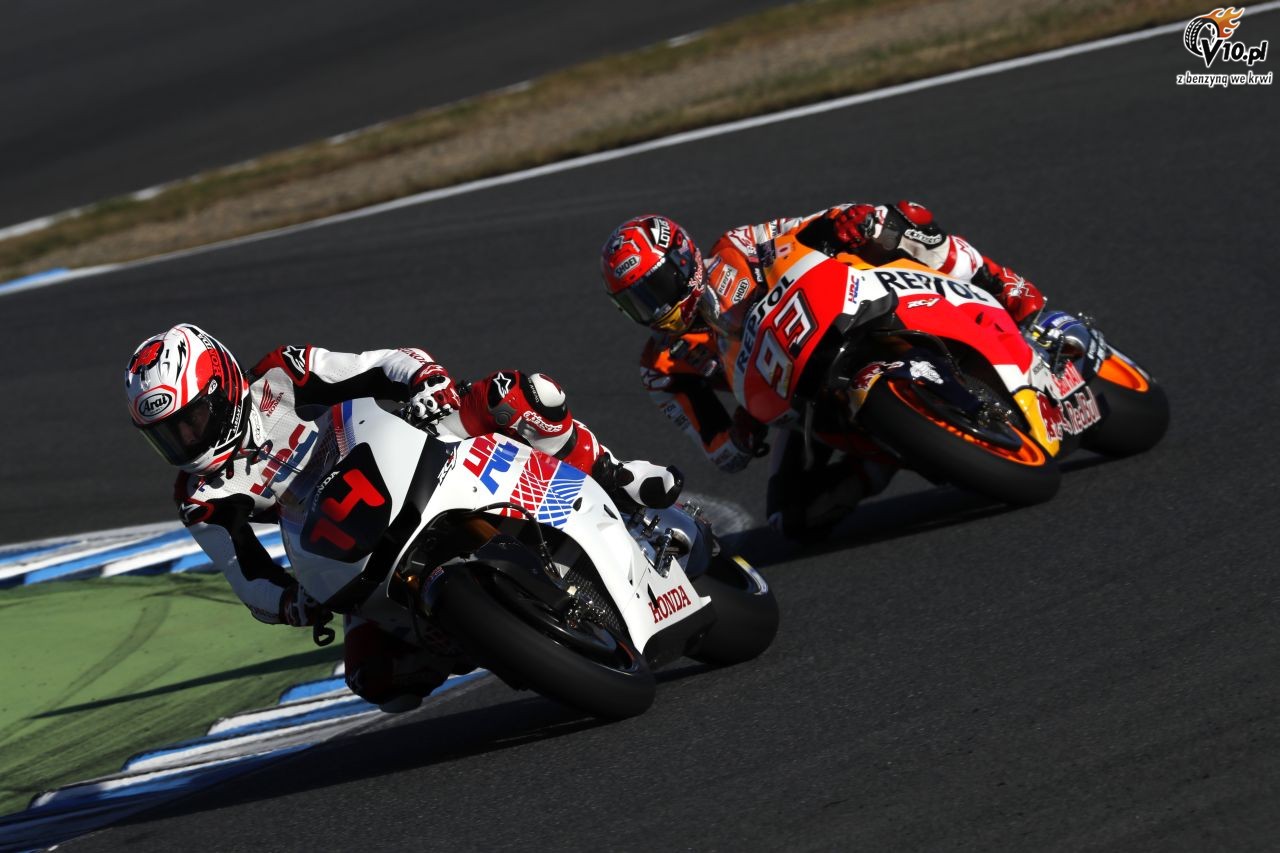Alonso na dwch koach obok mistrza wiata MotoGP