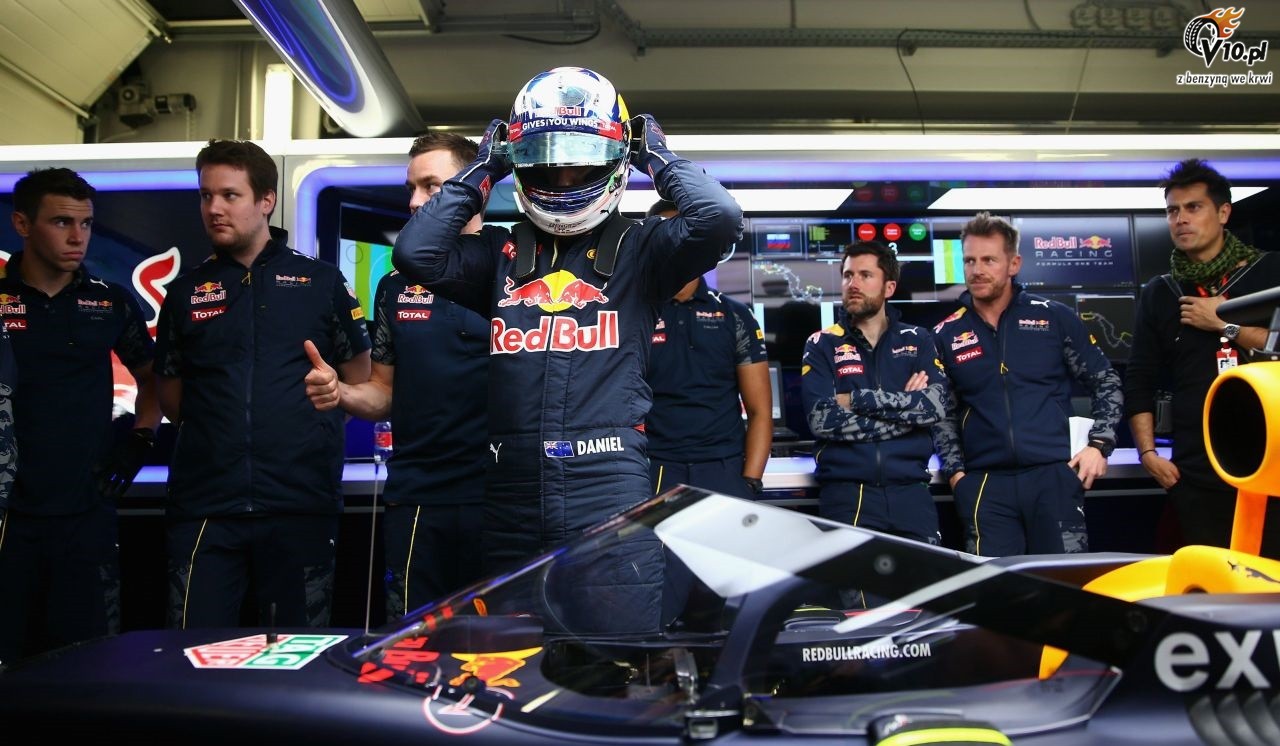 Hamilton porwnuje oson Red Bulla na bolid F1 do tarczy policyjnej