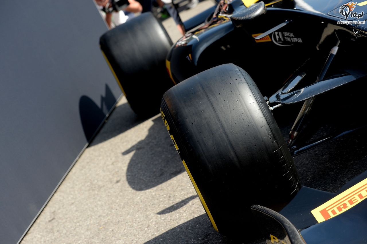 Raikkonen triumfuje nad swoimi przeciwnikami