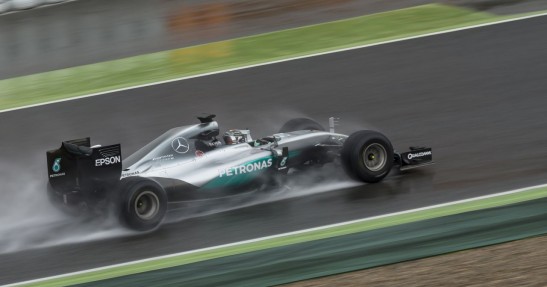 Rosberg testował szersze opony Pirelli, ale przeszkodziła mu pogoda