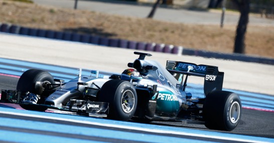 Szersze opony Pirelli dla F1 testowane naraz w bolidach Mercedesa i Ferrari