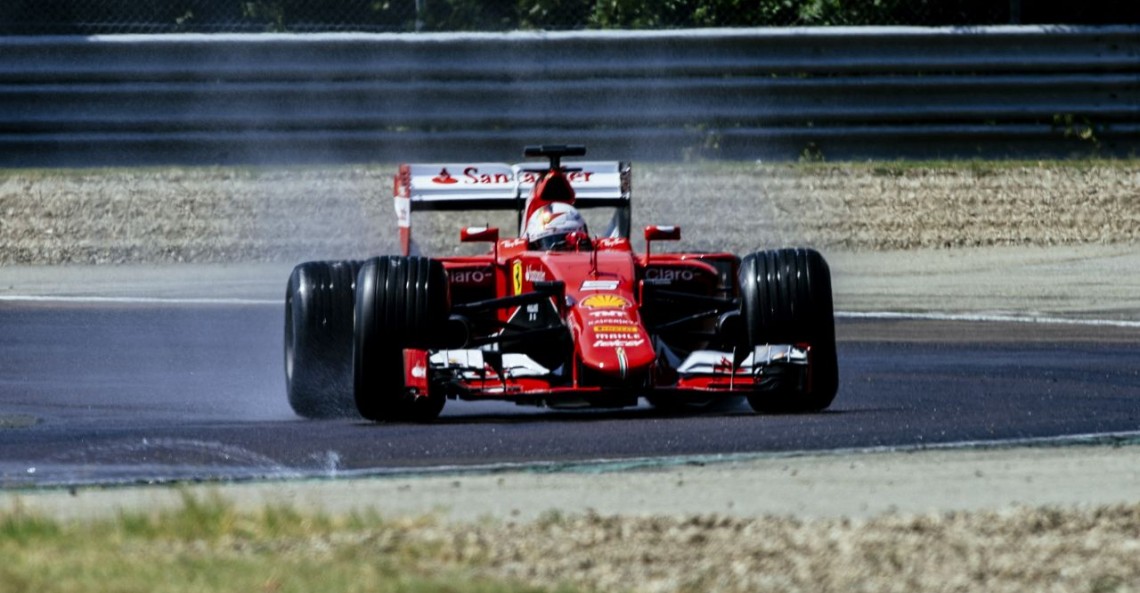 Vettel miał wypadek na testach deszczowych opon Pirelli