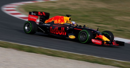 Vettel i Ferrari najszybsi pierwszego dnia testów F1 przed sezonem 2016