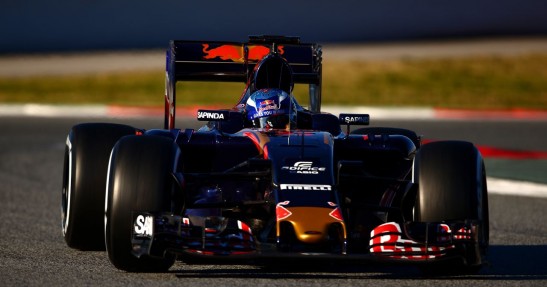 Testy F1 przed sezonem 2016: Mercedes pokazał szybkość na miękkich oponach