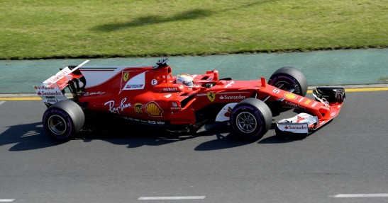 Vettel i Hamilton zacierają ręce na walkę między sobą o mistrzostwo